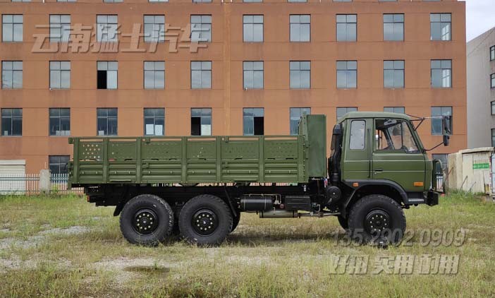 東風六驅越野卡車,四驅六驅越野車,越野專用車,EQ2102G,EQ246,軍用越野卡車,六驅運兵車