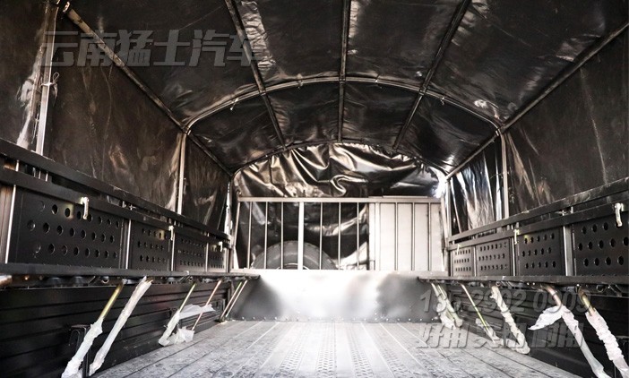 EQ2102,EQ246,東風(fēng)6*6,黑色卡車出口,運兵車民用版,東風(fēng)貨車銷售